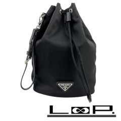 ■未使用■　フルラ ロゴ ぺルラジップ 2つ折り 財布 レザー グレージュ 【262869】〇 □未使用□ フルラ ロゴ ぺルラジップ 2つ折り 財布 レザー グレージュ