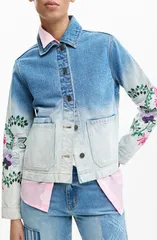 デジグアル レディース ボトムス デニムパンツ フラワー柄 刺繍 フラワー ジャケット Desigual Floral Embroideredenim Trucker Jacket Medium Blue ブルー