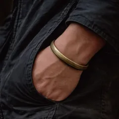 【経年変化を楽しむ】真鍮 甲丸バングル ブレスレット 幅8mm サイズ調整可 フリーサイズ 太め ブラス ナチュラル 無骨 メンズ レディース ペアアクセサリー 古美仕上 アンティーク カジュアル ストリート アメカジ ヴィンテージ お守り 開運 厄除け 風水