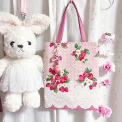 うさぎ×苺レース柄♥️持ち手付きフラットポーチ♥️片面パネル