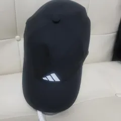 アディダス ベースボールキャップ ブラック メッシュ ランニングキャップ 57 60 1番使用 ほぼ新品 帽子