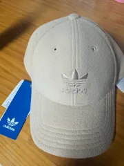 アディダス 帽子 (新品)