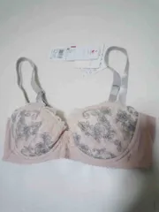 新品タグ付き ブラジャー ワコール ラぜ　ブラジャー  C65 アンダーバスト６５ バスト８０