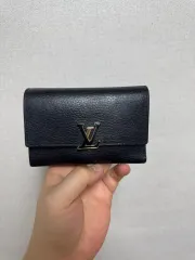 ルイヴィトン カプシーヌ レディース二つ折り財布