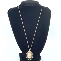 カメオ風　ネックレス　ペンダント　ゴールド　ラグジュアリー