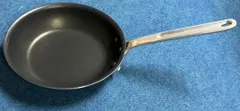 【中古・数回使用のみ】アカオ　DONアルミフライパン　21CM　大量在庫のサムネイル