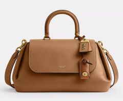 COACH コーチ Faye（フェイ）ショルダーバッグ – メープルブラウン