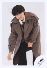 SixTONES 松村北斗 公式写真 オフショ - メルカリ