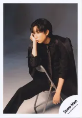 【中古】生写真(STARTO) Snow Man/阿部亮平/膝上/アルバム「THE BEST 2020 - 2025」MV＆ジャケ写オフショット/公式生写真