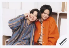 【中古】生写真(STARTO) timelesz/菊池風磨・松島聡/横型・上半身/「We’re timelesz LIVE TOUR 2025 episode 1 ～FAM～」グッズオフショット/公式生写真