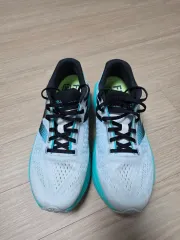 ニューバランス フューエルセル SC トレーナー V3 ワイド 出品