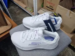 SKECHERS スケッチャーズ レディース ゴルフシューズ 245 新品 未使用 (百貨店購入)