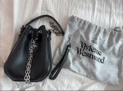 VIVIENNE WESTWOOD ヴィヴィアン・ウエストウッド クリス Small Bucket Bag ブラック