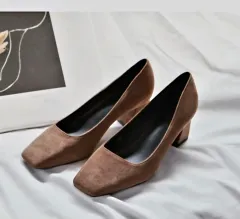 #スウェード靴 #ミドルヒール #ヒール6cm靴 #靴240 #パンプス