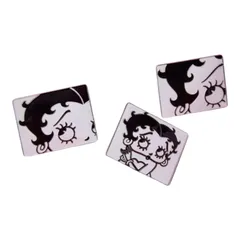 Betty Boop　ベティちゃん　ピンバッジ　３個セット　ベティブープ　ピンズ　ブローチ　バッグアクセサリー　可愛い　アメコミ　キャラクター　レトロ　ギフト　プレゼント　海外製品　雑貨のサムネイル