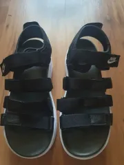 ナイキ 厚底 サンダル