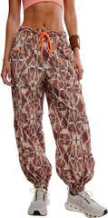 フリーピープル レディース ボトムス カジュアルパンツ プリント FP Movement Womenset Me Free Printed Pantsandy Boho Combo