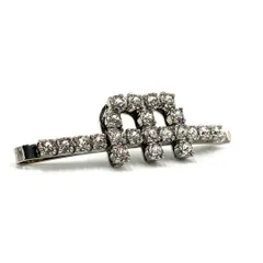 MIU MIU ミュウミュウ クリスタル Mロゴ ヘアクリップ バレッタ 髪留め メタル シルバー ビジュー アクセサリー レディース 女性 婦人 ギフト プレゼント 贈り物 パーティー セレモニー 発表会 2次会 高級感 上品 ブランド 華やかのサムネイル