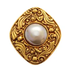 【6jcb0881-k】シャネル ブローチ ヴィンテージ 菱形 GPメッキ フェイクパール ゴールド【中古】レディース