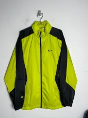 ナイキ 蛍光色/黒色 ウィンドブレーカー セット