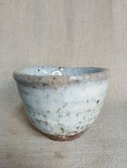 谷川菁山 粉吹 ぐい呑み 常滑焼 骨董 共箱つき - メルカリ