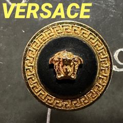 VERSACE ベルサーチ メデューサ 両耳 ピアス - メルカリ