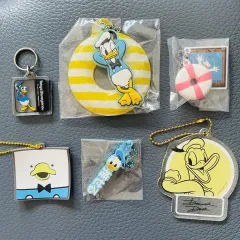 ディズニー ストア ディズニーランド ディズニーシー ドナルドダック アクリル フィギュア チャーム キーホルダー ピンバッジ