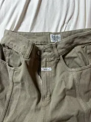 マリテフランソワジルボー カーキ色 ズボン