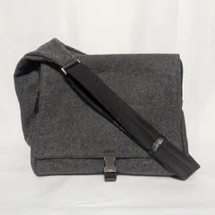 美品 プラダ ウール 三角ロゴ グレー メッセンジャーバッグ ショルダーバッグ 長さ調整可能