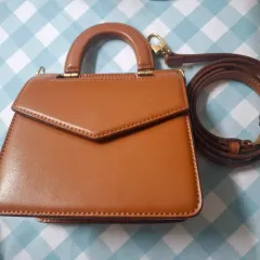 チャールズアンドキース ブラウン レザー ミニバッグ