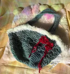 お花のモチーフがかわいいミニバッグ　※ハンドメイド