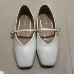 白メリージェーンフラットシューズ