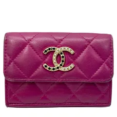 シャネル マトラッセ スモール フラップ ウォレット パール ストーン フラップウォレット ココマーク レザー パープル CHANEL 上品 高級感 華やか 洗練 エレガント 気品 ラグジュアリー コンパクト 実用的 コーデ映え 長く使えるのサムネイル