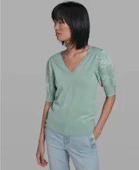 カール ラガーフェルド レディース アウター ニット・セーター Vネック フラワー柄 刺繍 フラワー KARLAGERFELD PARIS Womens VNeck Floral Embroidereのサムネイル