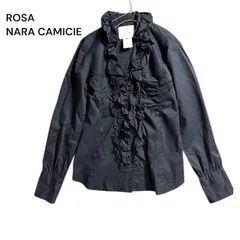 ●棚番号AE-4 ROSA NARA CAMICIE ナラカミーチェ　シャドーストライプ　フリルブラウス　長袖シャツ　V襟　黒　シャツ　ブラウス　フリル