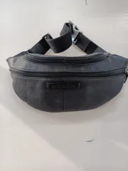 COACH 型番：F77233 ボディバッグ