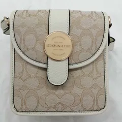 COACH 型番：C8321 シグネチャーショルダーバッグ