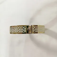 COACH 型番：ホワイト×ゴールドカラー シグネチャー柄バングル　COACH
