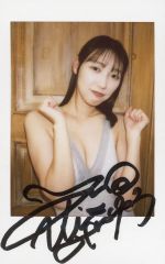 矢埜愛茉 直筆サイン入り チェキ - メルカリ