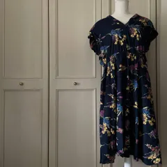 21 大きい ワンピース 4L 花柄 シャツ ロング マキシ ネイビー　総柄 お呼ばれ　デート　オフィスカジュアル　食事会　半袖