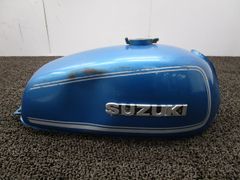 当時物タンクエンブレムGT100 GT125 GT185 GT250 GT380 当時物タンクエンブレムGT100 GT125 GT185 GT250 GT380 - メルカリ