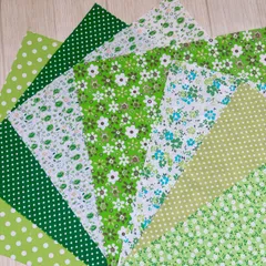 はぎれセット 24×24cm 7枚セット グリーン系  緑色   カットクロス ハンドメイド  パッチワーク 小物作り 花柄 ドット柄 チェック柄  綿100%