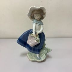 リアドロ 少女像 陶器製 - メルカリ