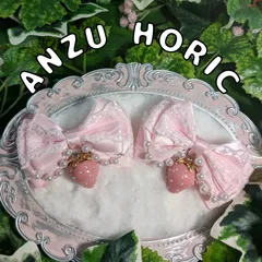 いちごチャーム付きりぼんヘアクリップ　パールチェーン　量産型　姫系　地雷　ぴんく