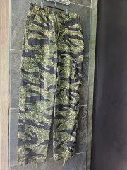 タイガーストライプ カーゴ ズボン