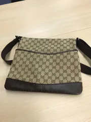 GUCCI GGキャンバスショルダーBAGレザーパンチング