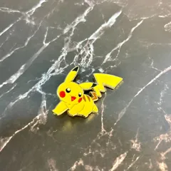 【海外限定・希少】ポケモン ピカチュウ 金属製 ピンバッジ Shining Legendsのサムネイル