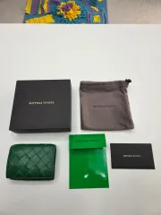 BOTTEGA VENETA ボッテガ・ヴェネタ イントレチャート 3段 二つ折り財布
