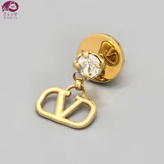 VALENTINO GARAVANI ヴァレンティノ ガラヴァーニ  Vロゴ シグネチャー メタル x スワロフスキークリスタル ピアス 片耳 ゴールドカラー仕上げメタル イタリア製