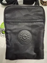 キプリング スマートフォンバッグ 新品